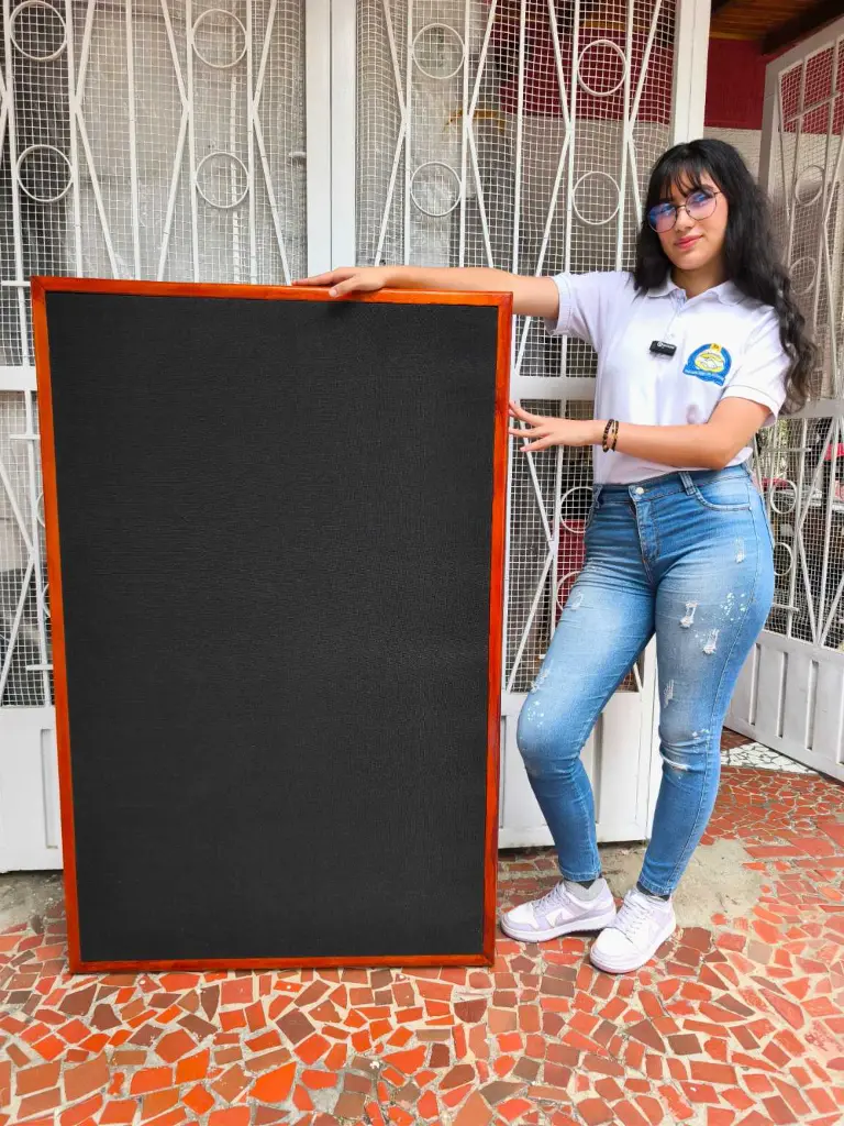 lorenis y panel (5).webp